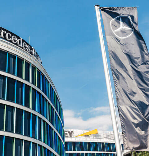 Major-institutions-like-Mercedes-Benz-Meta-Disney-and-Starbucks-use-chain-Layer-2-instead-of-martin-korosec-fortuna